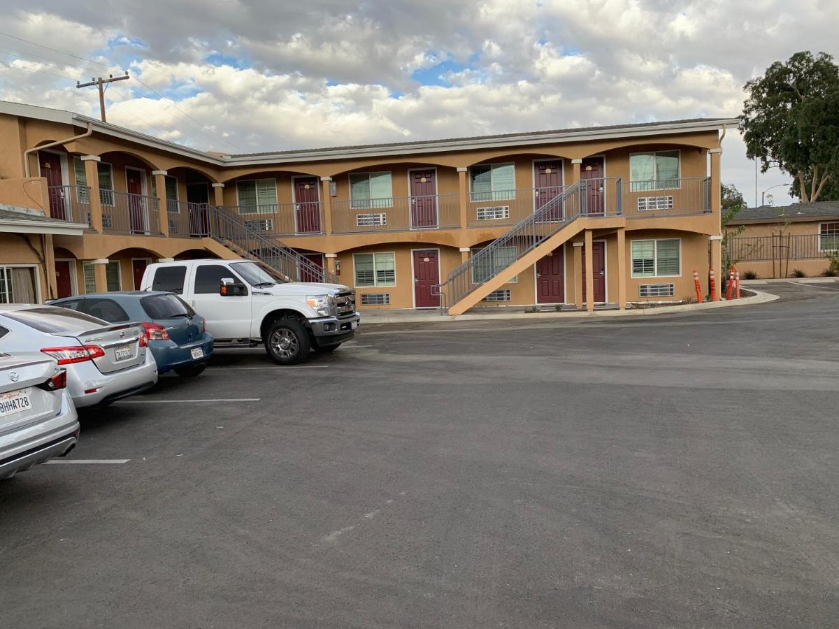 Desert Inn Motel Corona Εξωτερικό φωτογραφία